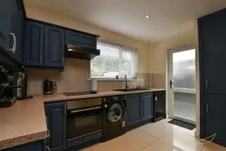 4 Fairview ParadeImage 14