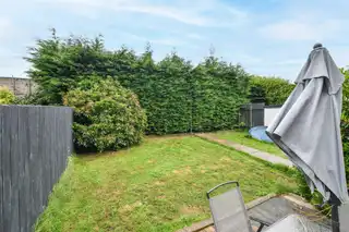 4 Fairview ParadeImage 36