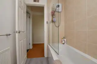 4 Fairview ParadeImage 22