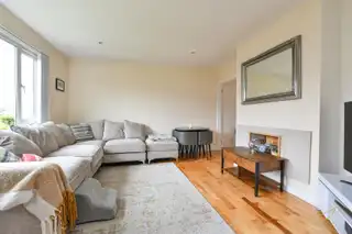 4 Fairview ParadeImage 10