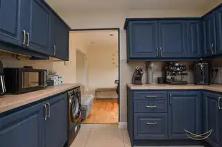 4 Fairview ParadeImage 16