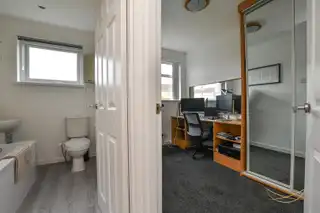 4 Fairview ParadeImage 23