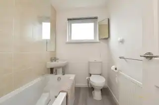 4 Fairview ParadeImage 21