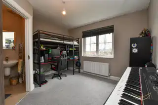 Upper RoadImage 38