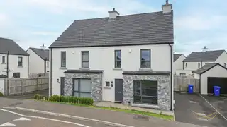 4 Oakwood AvenueImage 2