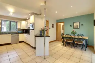 8 Newtown ValeImage 6
