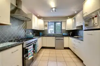 8 Newtown ValeImage 8