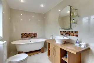 8 Newtown ValeImage 17