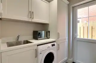 1 Manse GateImage 11