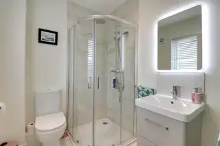 2 Oak Meadow GreenImage 17