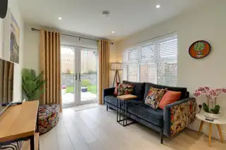 2 Oak Meadow GreenImage 11