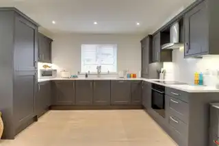 2 Oak Meadow GreenImage 8