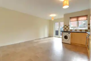128 Main StreetImage 8