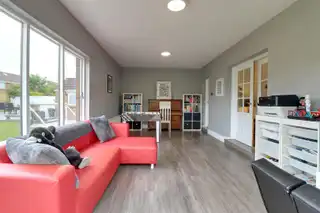 10 Roseville AvenueImage 9