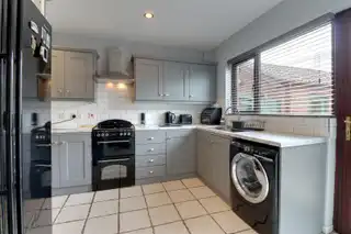 10 Balmoral CourtImage 8