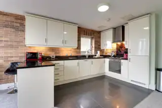 Apt 45 The Newtown BuildingImage 7