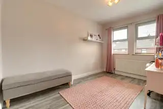 32 Balmoral SquareImage 19