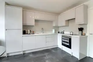 32 Balmoral SquareImage 5