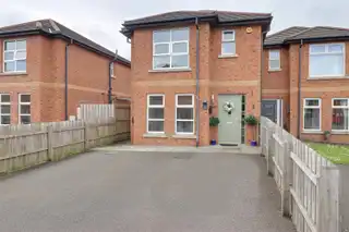 32 Balmoral SquareImage 24