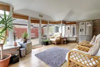 24 Regency ParkImage 11