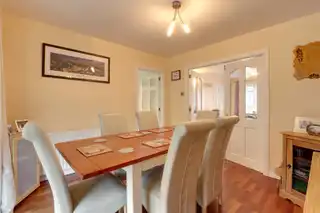 24 Regency ParkImage 6