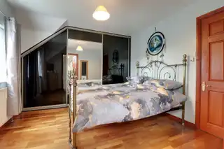 24 Regency ParkImage 14
