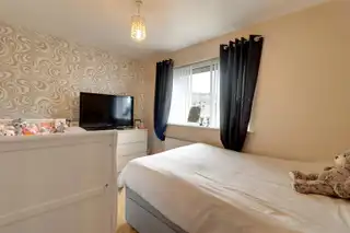 24 Regency ParkImage 16