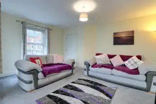 17 Lynn Hall GroveImage 8