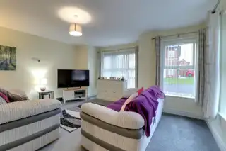 17 Lynn Hall GroveImage 4