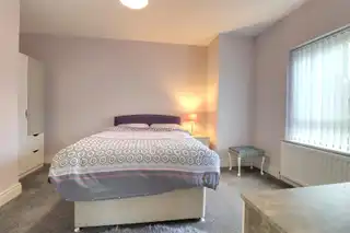 17 Lynn Hall GroveImage 19