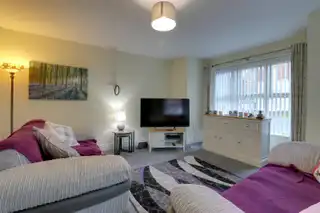 17 Lynn Hall GroveImage 5