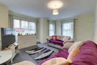 17 Lynn Hall GroveImage 7