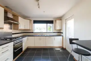 27 Craigs RoadImage 4