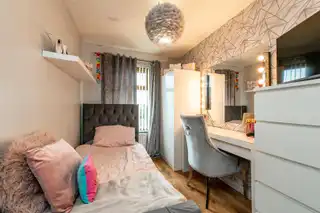 68 Primrose GardensImage 17