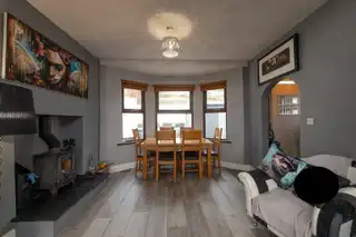 27 Hillsborough RoadImage 24
