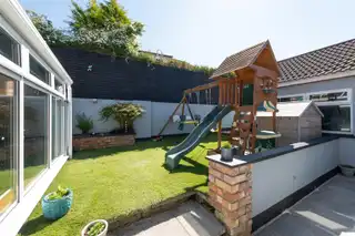 25 Lynn AvenueImage 18