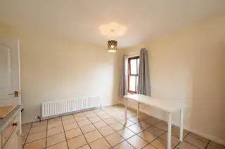 24 Castle WoodImage 17