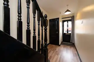 2 Struell CloseImage 2
