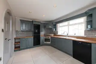 76 Commons RoadImage 10