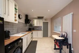 76 Commons RoadImage 36
