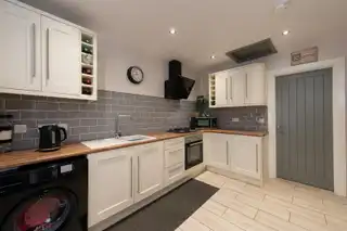 76 Commons RoadImage 37