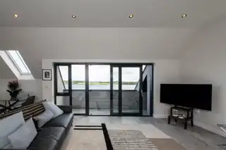Coastguard ApartmentsImage 8