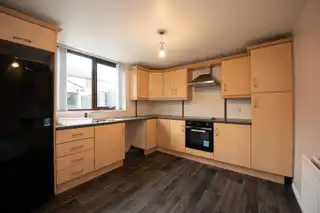 83 Hillfoot CrescentImage 4