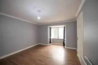 83 Hillfoot CrescentImage 3