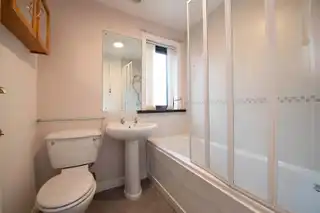 83 Hillfoot CrescentImage 6