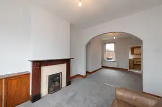 186 Ravenhill AvenueImage 5