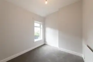 186 Ravenhill AvenueImage 14