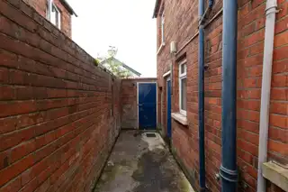 186 Ravenhill AvenueImage 17