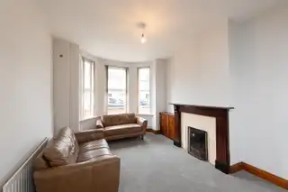 186 Ravenhill AvenueImage 4