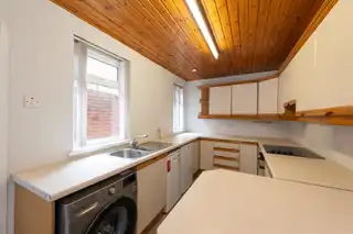 186 Ravenhill AvenueImage 8